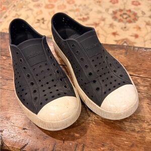 Native Black Slip-On Sandals with White Toe Cap - Kids